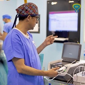 Professeur Rabii utilisant le dispositif Rezūm – Casablanca